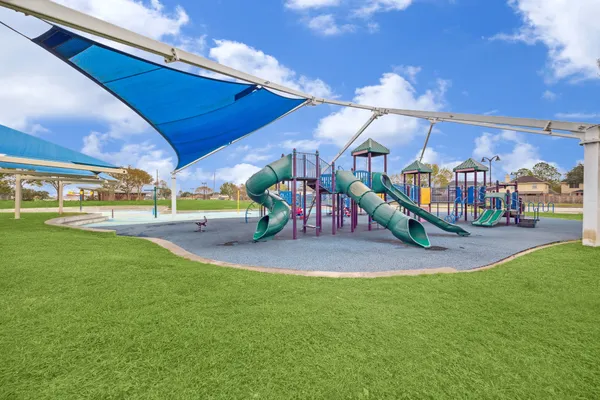 $1,690 | 2723 North Brompton Drive, Pearland, TX 77584