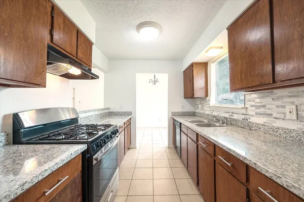 $1,690 | 2723 North Brompton Drive, Pearland, TX 77584