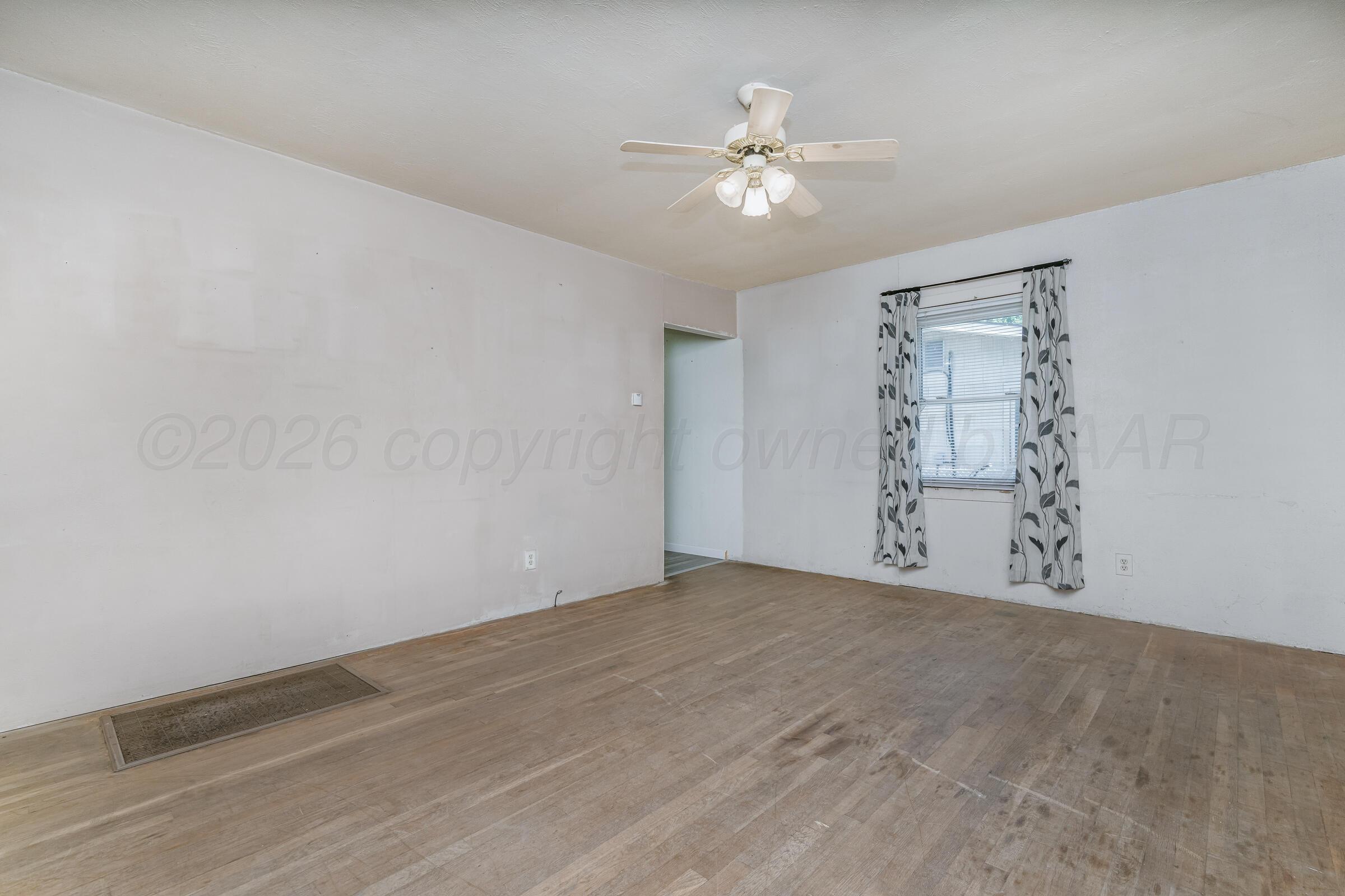 4606 South Hayden Street Amarillo, TX 79110 - Photo 4 of 19 Living Room 1