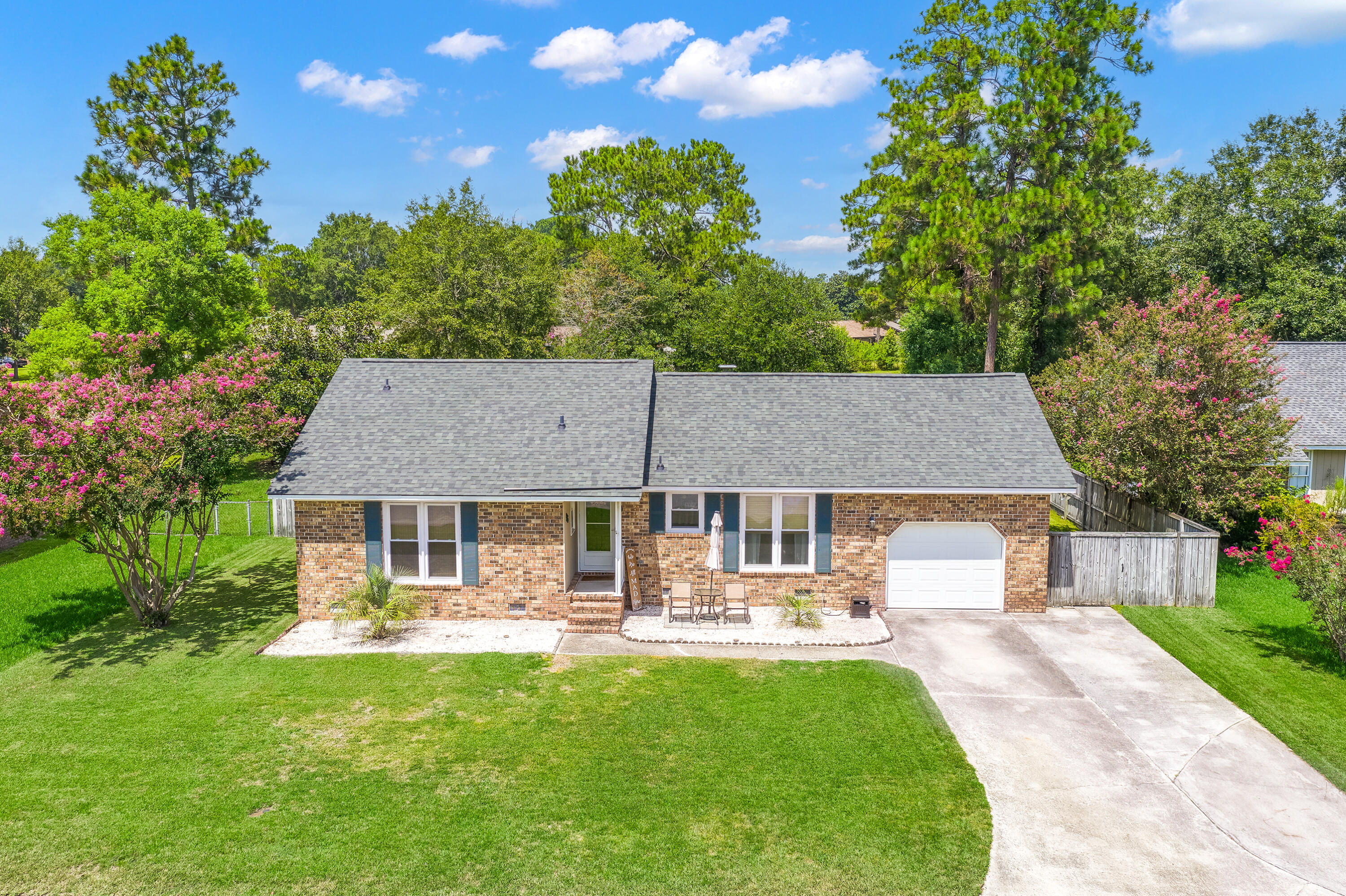 516 Longleaf Road Summerville, SC 29486 - Photo 1 of 33 Full Front pic