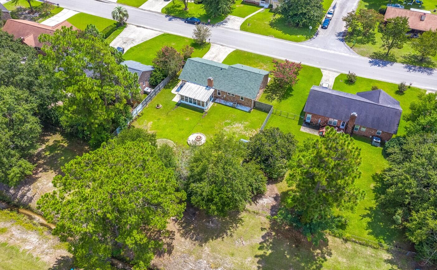 516 Longleaf Road Summerville, SC 29486 - Photo 11 of 33 Backyard_firepit