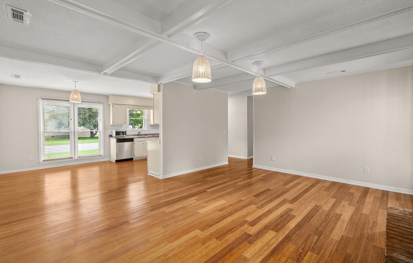 516 Longleaf Road Summerville, SC 29486 - Photo 20 of 33 greatroom_kitchen