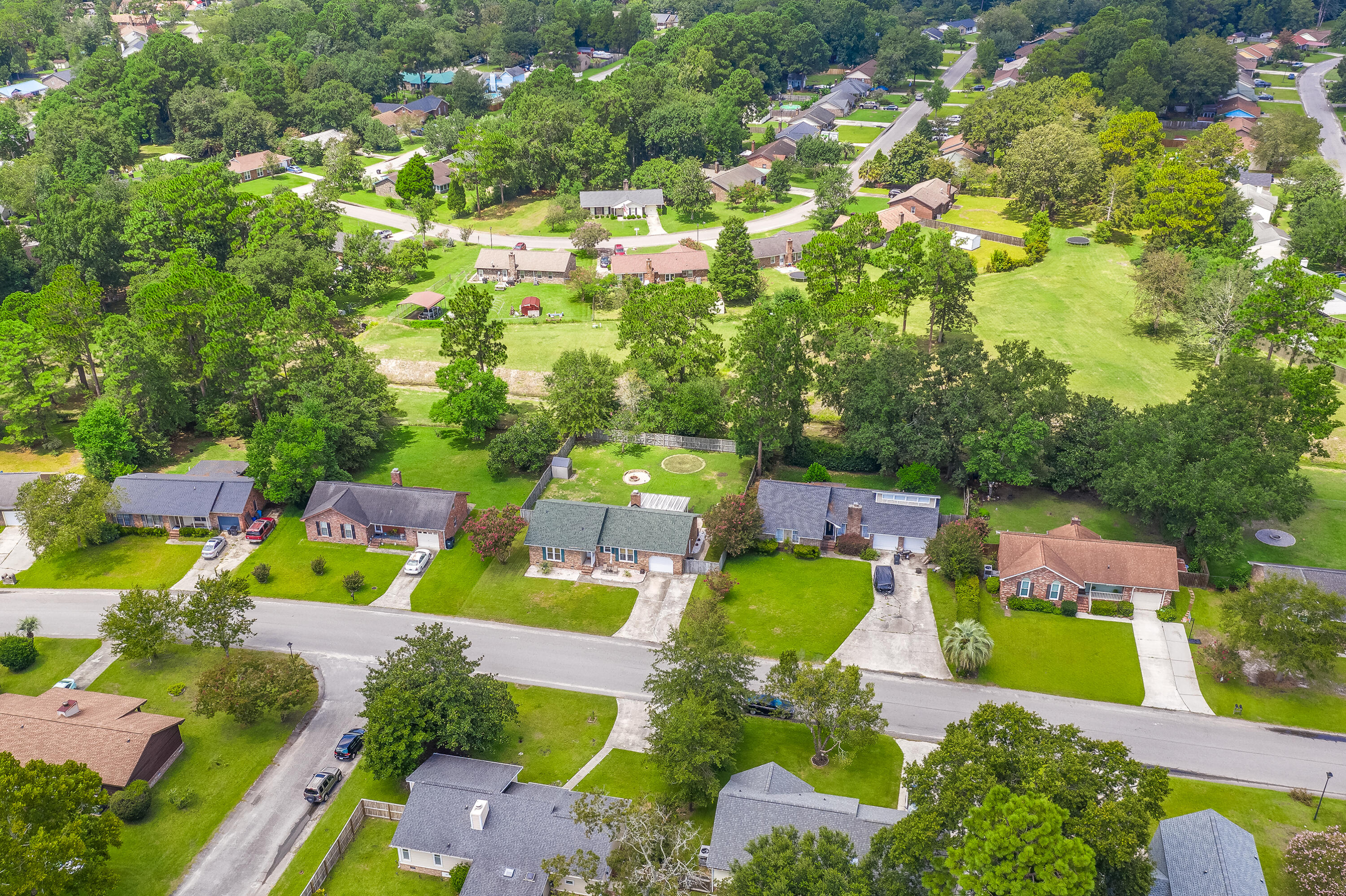 516 Longleaf Road Summerville, SC 29486 - Photo 3 of 33 Front_3