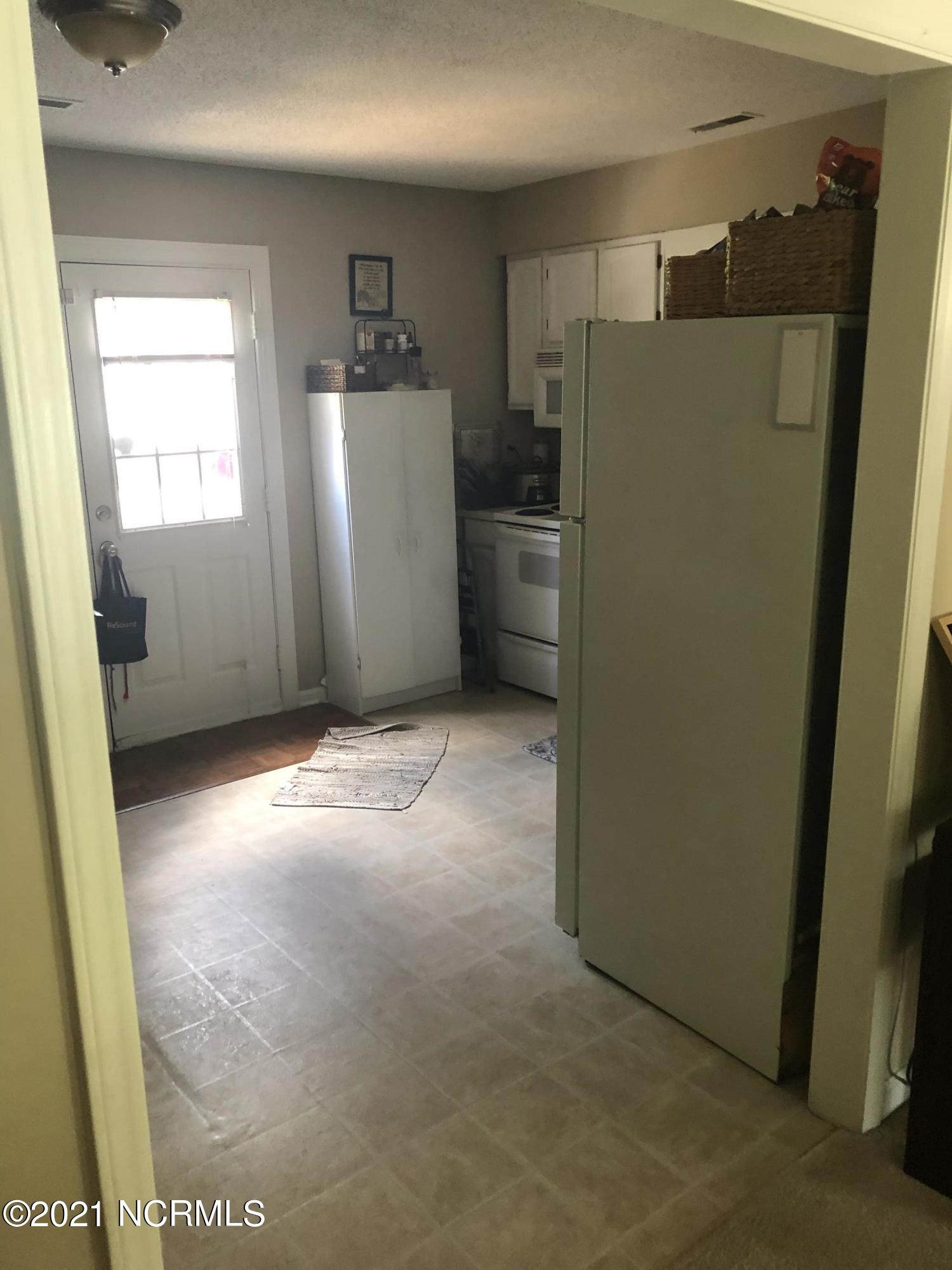487 Huntingridge Road, Unit A&B Greenville, NC 27834 - Photo 5 of 15 3 Bed Unit
