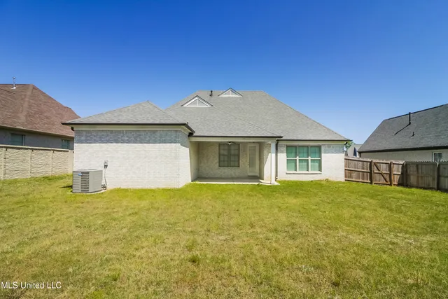 $2,415 | 6441 Asbury Place, Olive Branch, MS 38654