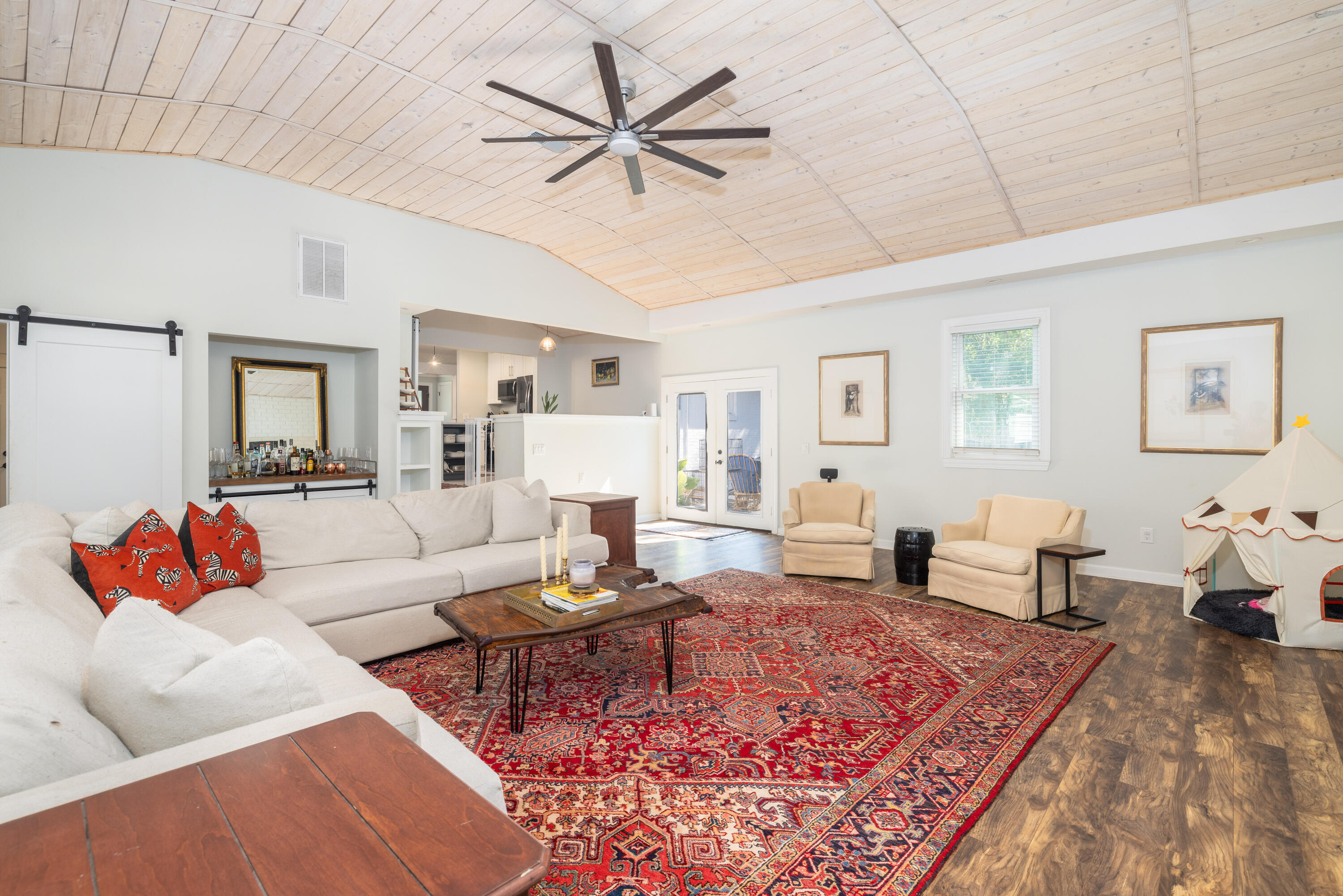 1335 Camp Road Charleston, SC 29412 - Photo 11 of 33 Living Room