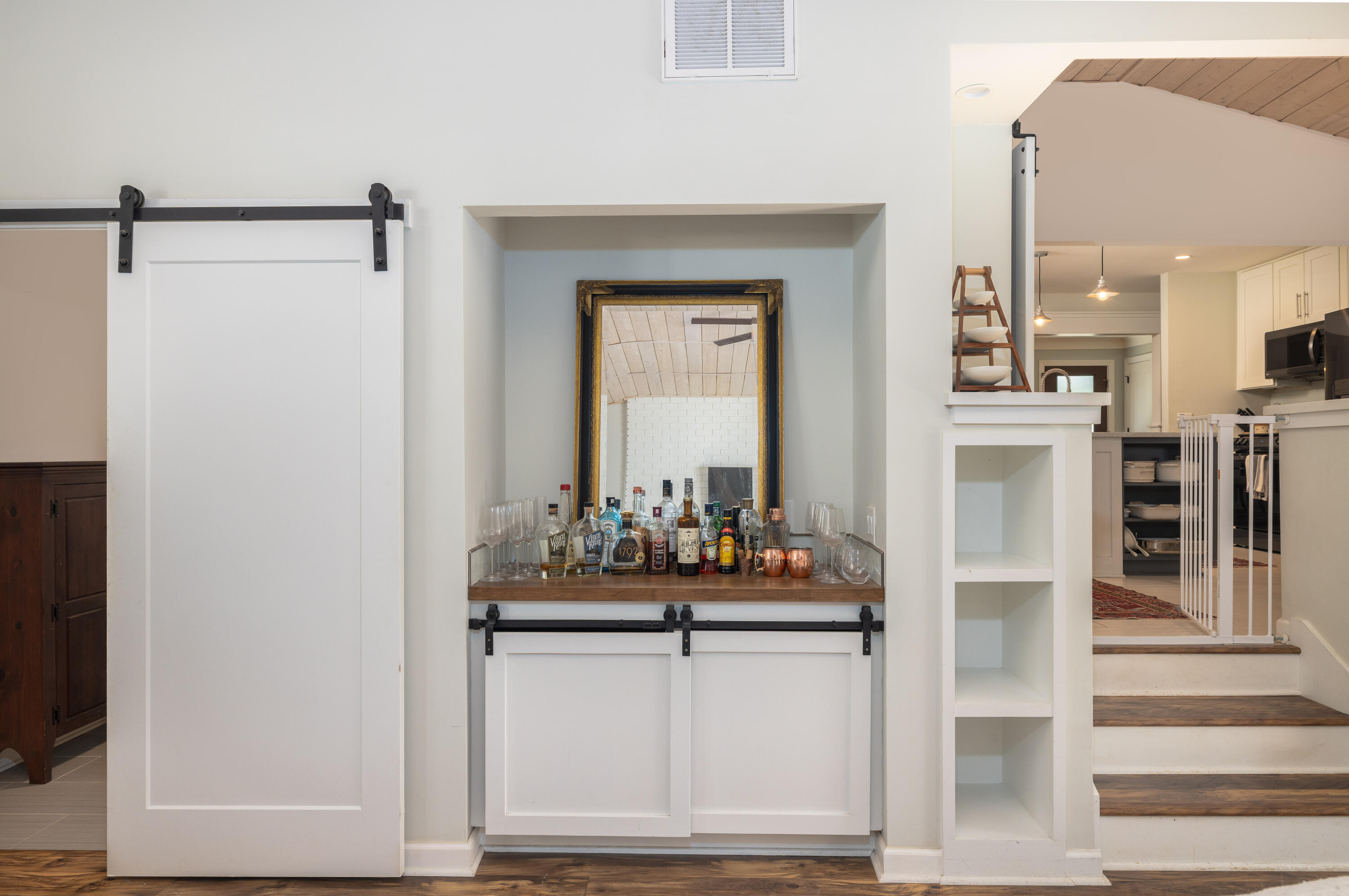 1335 Camp Road Charleston, SC 29412 - Photo 12 of 33 Built-In Bar