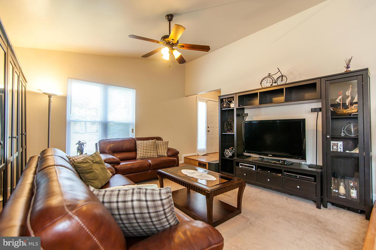 718 North York Road Sterling, VA 20164 - Photo 19 of 30 Living Room