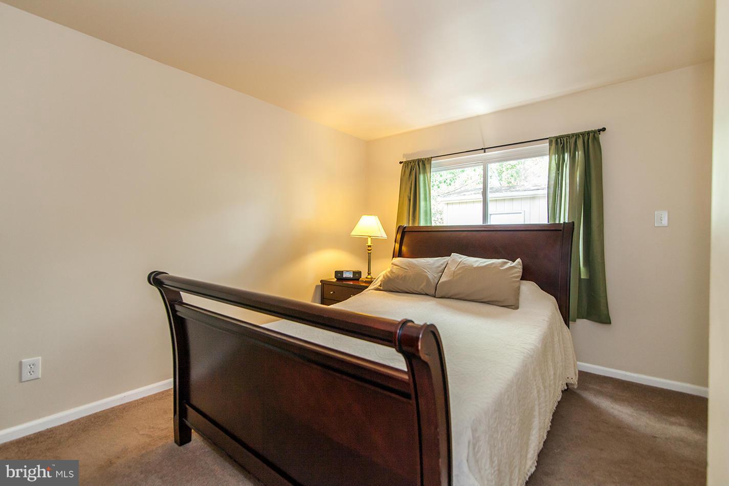 718 North York Road Sterling, VA 20164 - Photo 22 of 30 Bedroom (Master)