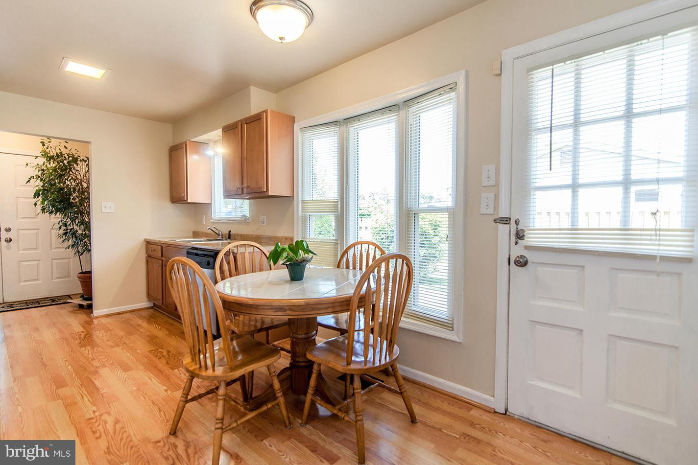 718 North York Road Sterling, VA 20164 - Photo 10 of 30 Kitchen