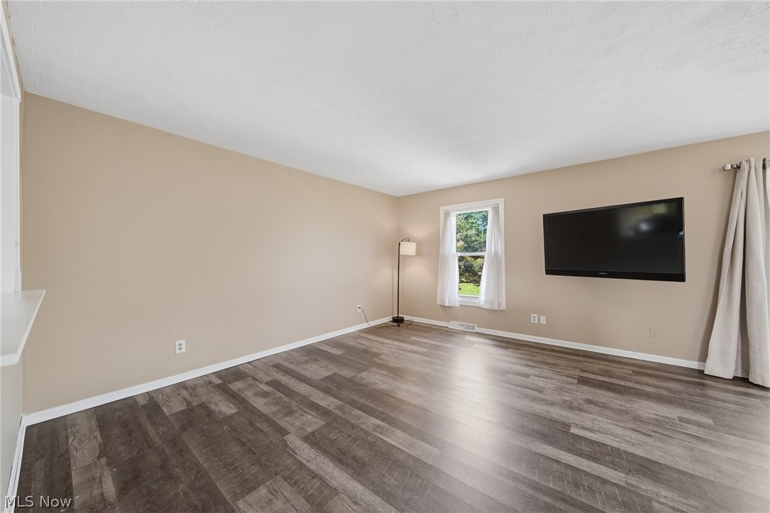 824 South Chillicothe Road, Unit 2 Aurora, OH 44202 - Photo 6 of 42