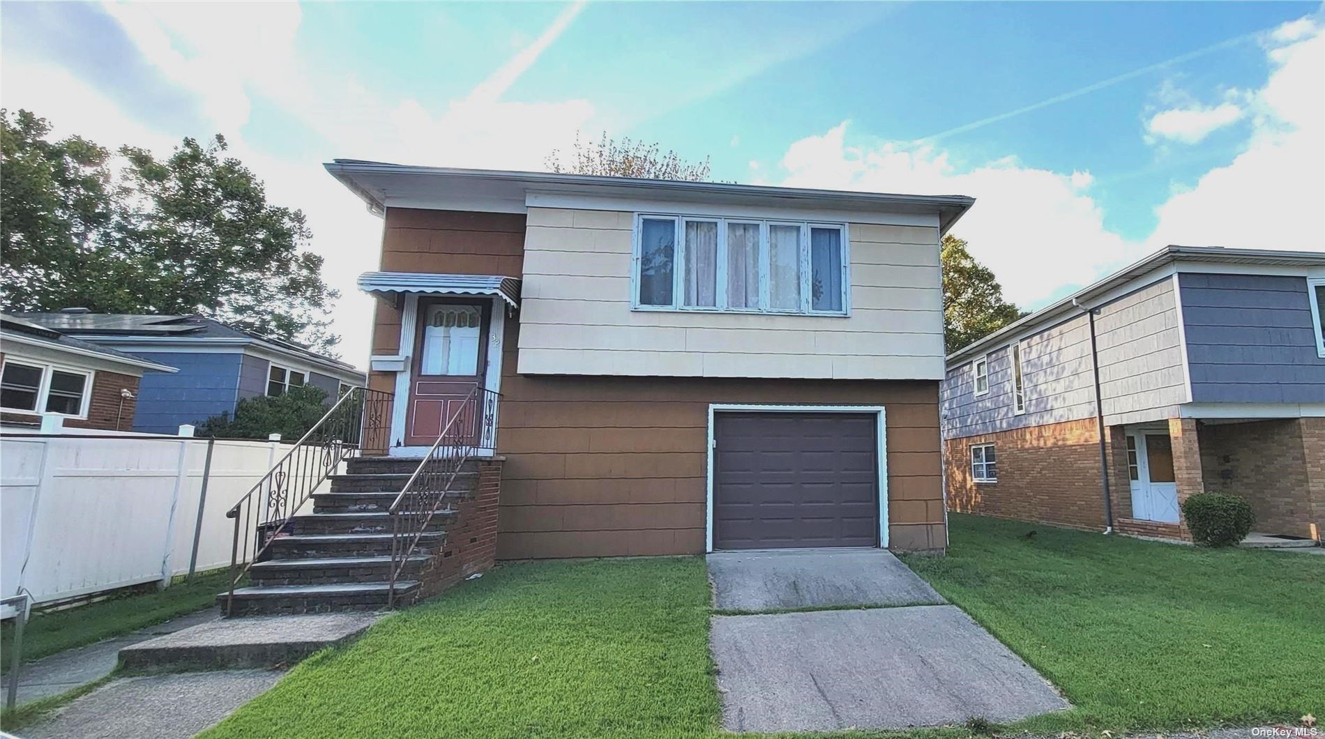 32 Muller Avenue Compass