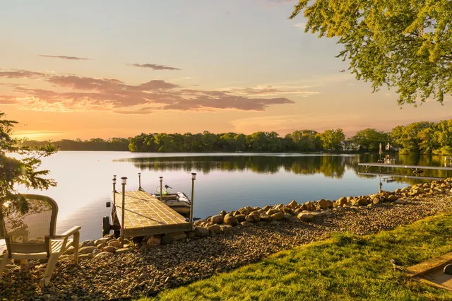 $1,949,900 | 2311 Swan Drive, Mendota Heights, MN 55120