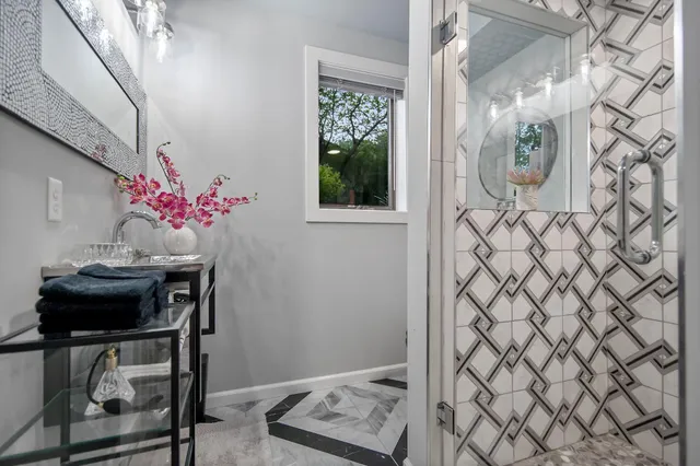 $1,949,900 | 2311 Swan Drive, Mendota Heights, MN 55120