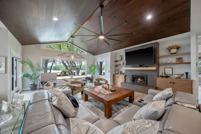 $1,949,900 | 2311 Swan Drive, Mendota Heights, MN 55120