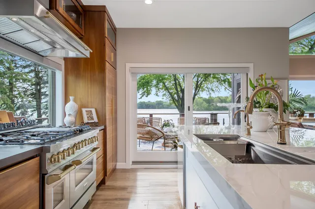 $1,949,900 | 2311 Swan Drive, Mendota Heights, MN 55120