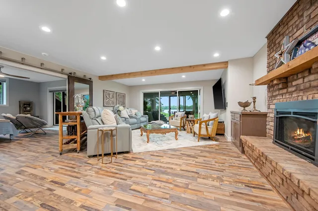 $1,949,900 | 2311 Swan Drive, Mendota Heights, MN 55120