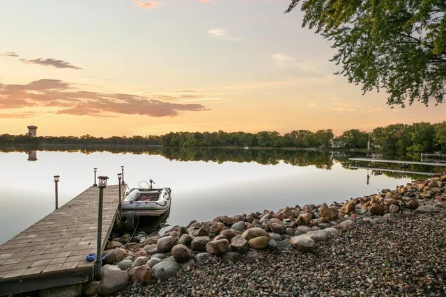 $1,949,900 | 2311 Swan Drive, Mendota Heights, MN 55120