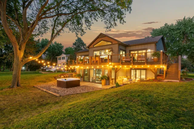 $1,949,900 | 2311 Swan Drive, Mendota Heights, MN 55120