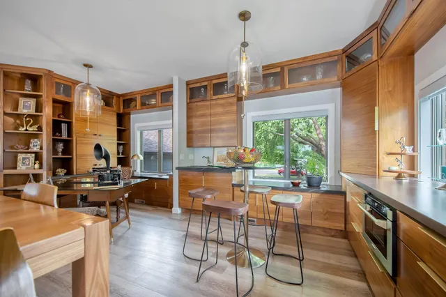 $1,949,900 | 2311 Swan Drive, Mendota Heights, MN 55120