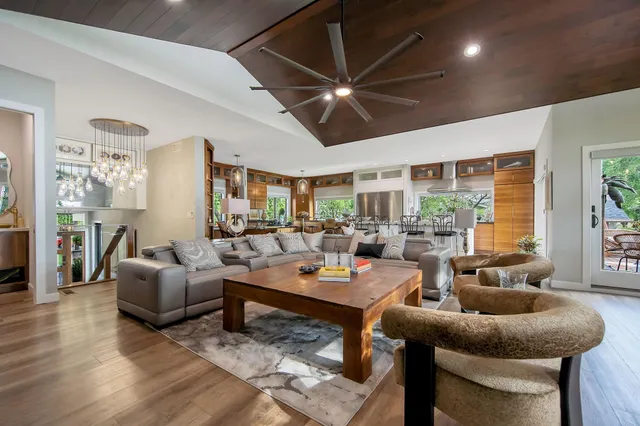 $1,949,900 | 2311 Swan Drive, Mendota Heights, MN 55120