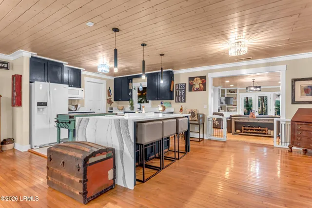 $995,000 | 7 Driftwood Drive, Bluffton, SC 29910