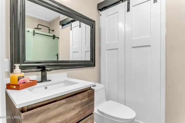 $995,000 | 7 Driftwood Drive, Bluffton, SC 29910