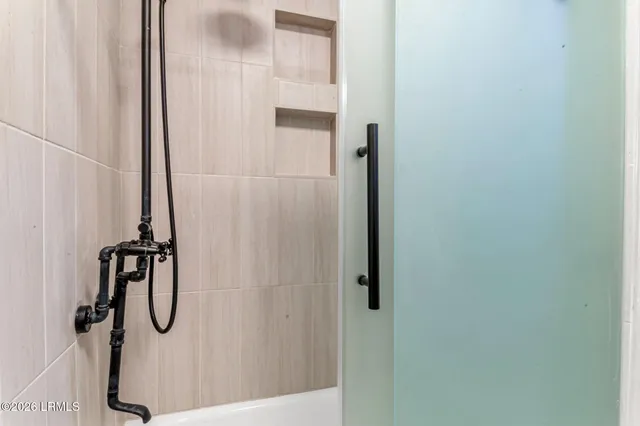 $995,000 | 7 Driftwood Drive, Bluffton, SC 29910