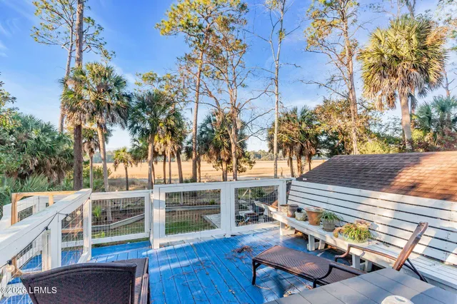 $995,000 | 7 Driftwood Drive, Bluffton, SC 29910