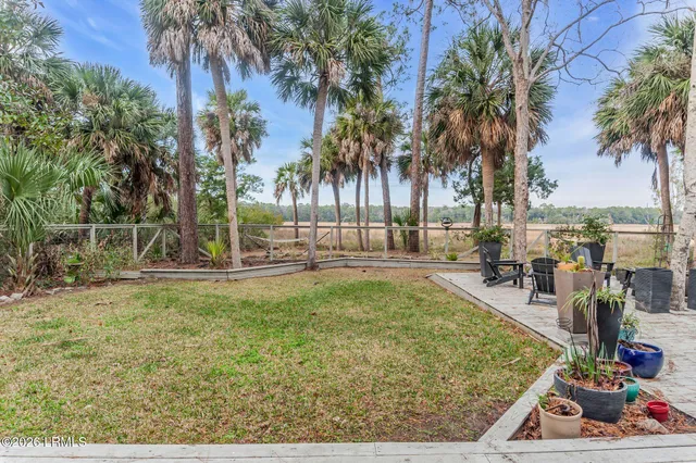 $995,000 | 7 Driftwood Drive, Bluffton, SC 29910