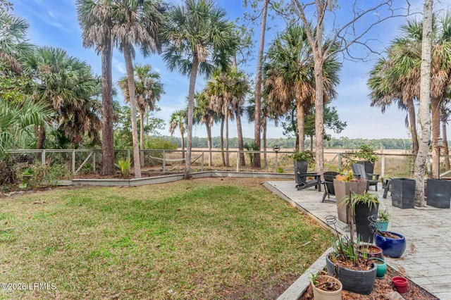 $995,000 | 7 Driftwood Drive, Bluffton, SC 29910