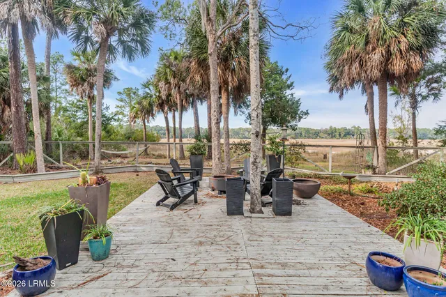 $995,000 | 7 Driftwood Drive, Bluffton, SC 29910