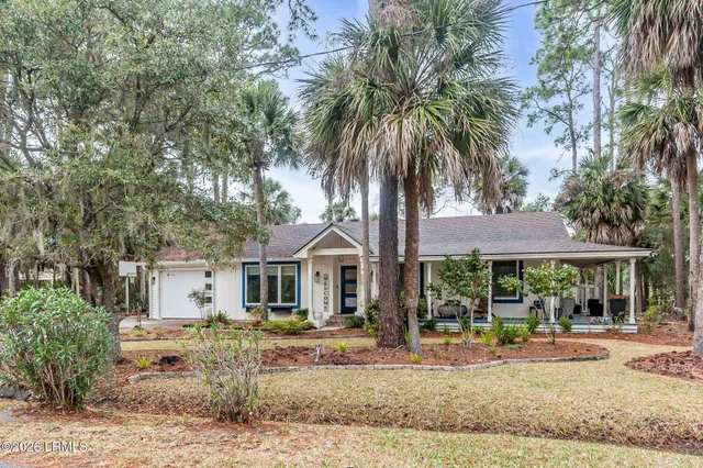 $995,000 | 7 Driftwood Drive, Bluffton, SC 29910
