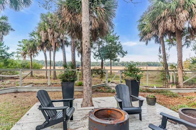 $995,000 | 7 Driftwood Drive, Bluffton, SC 29910