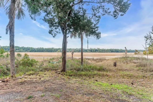 $995,000 | 7 Driftwood Drive, Bluffton, SC 29910