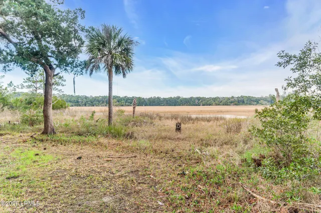 $995,000 | 7 Driftwood Drive, Bluffton, SC 29910