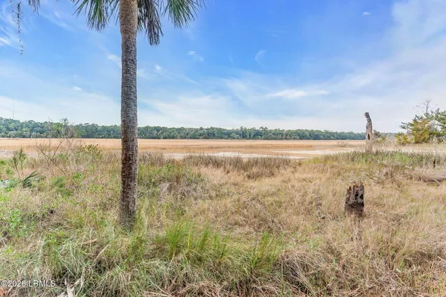 $995,000 | 7 Driftwood Drive, Bluffton, SC 29910