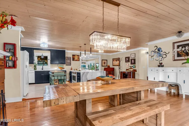 $995,000 | 7 Driftwood Drive, Bluffton, SC 29910