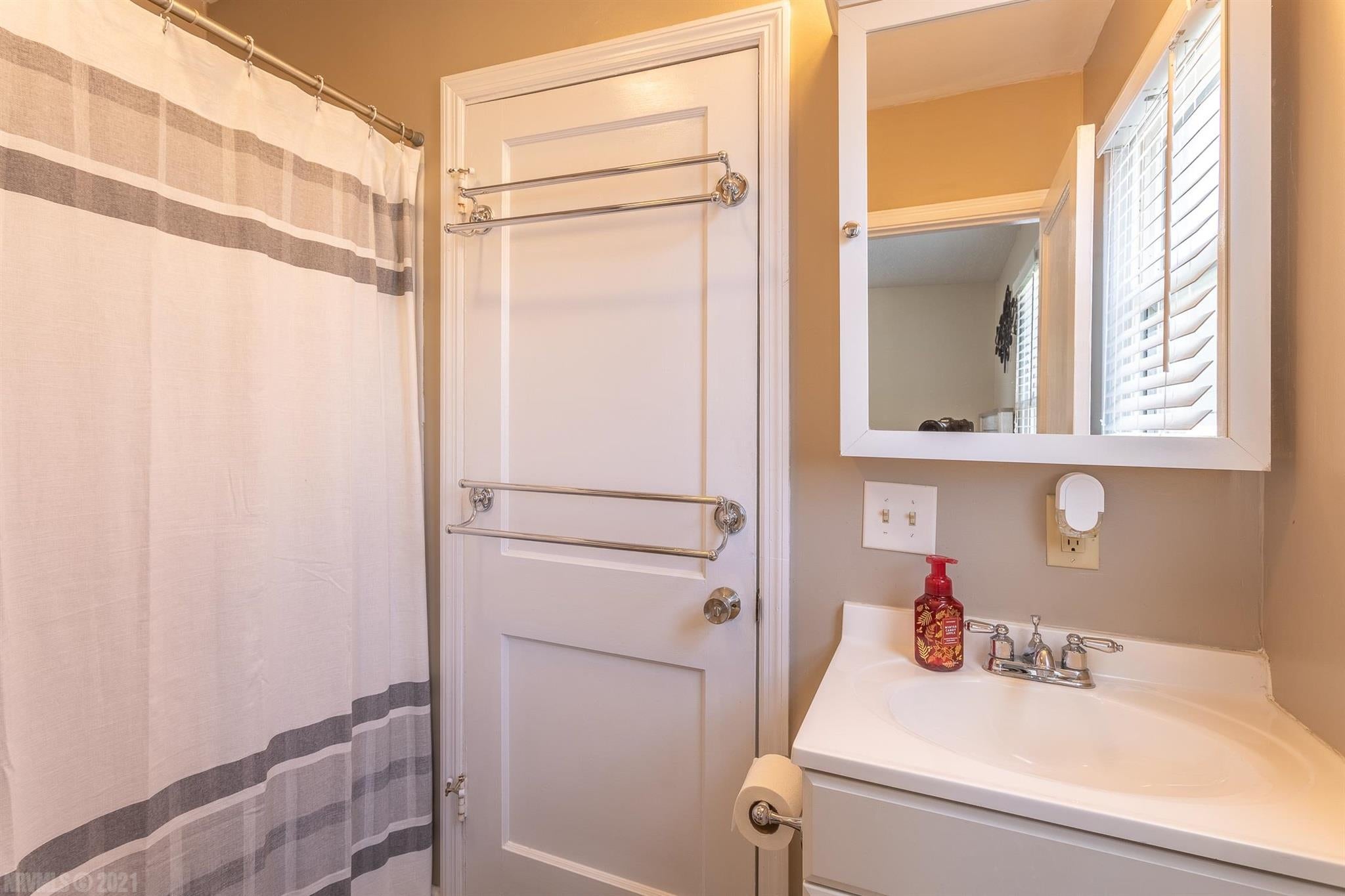 7485 Ridge Road Radford, VA 24141 - Photo 16 of 25 Gallery Image 16