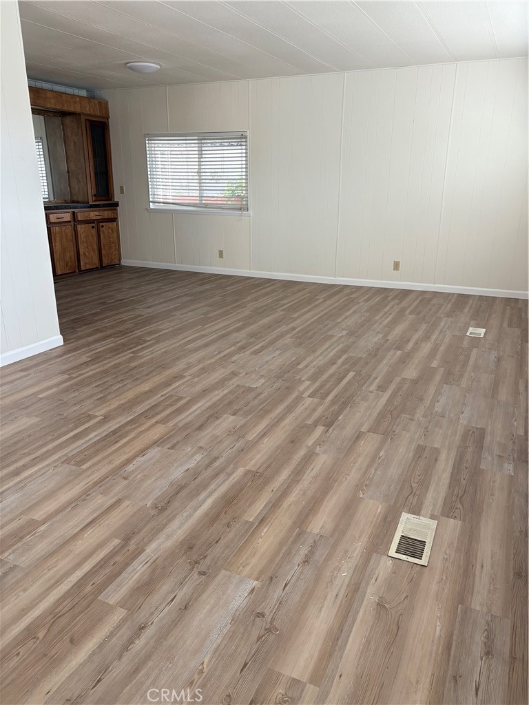 727 South Halcyon Road, Unit 3 Arroyo Grande, CA 93420 - Photo 3 of 19 Living Room