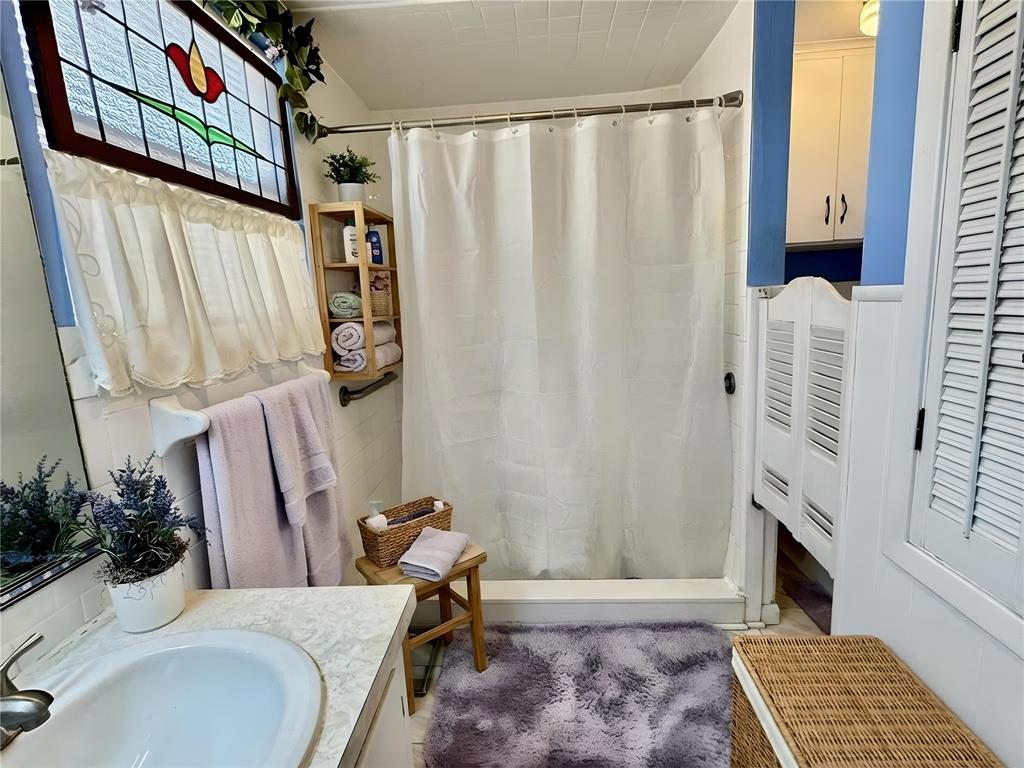 1505 Bonham Street Commerce, TX 75428 - Photo 24 of 39 Full bath with walk in shower