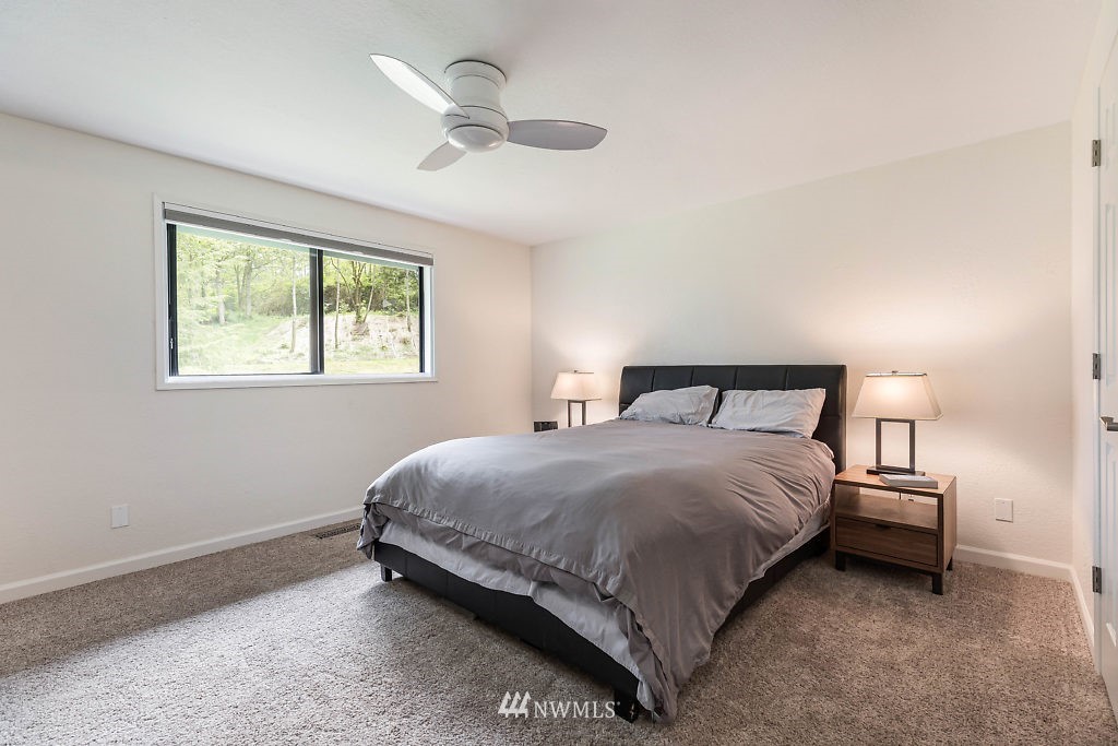 1386 Eagle Ridge Road Oak Harbor, WA 98277 - Photo 12 of 25 Gallery Image 12