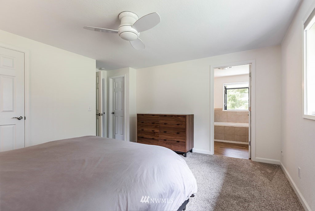 1386 Eagle Ridge Road Oak Harbor, WA 98277 - Photo 14 of 25 Gallery Image 14