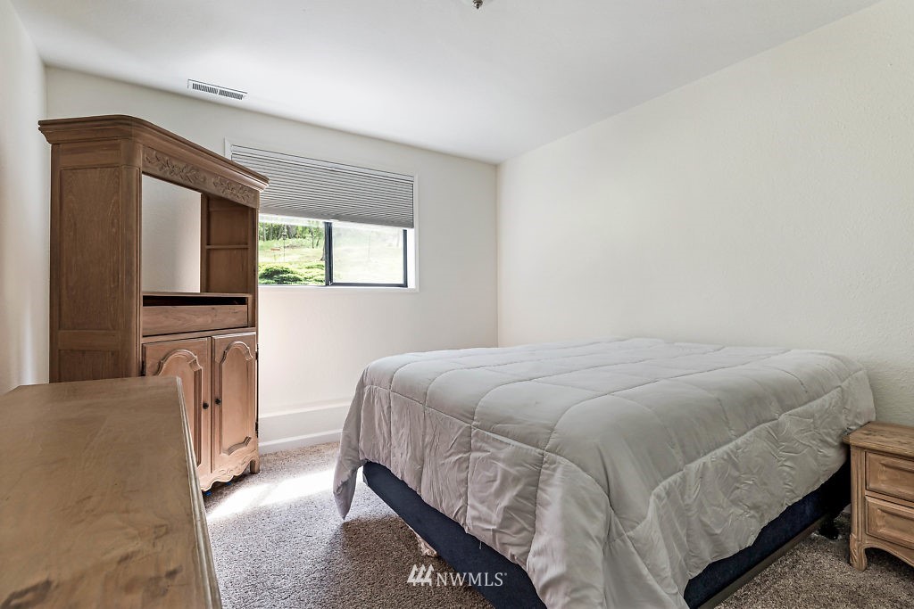 1386 Eagle Ridge Road Oak Harbor, WA 98277 - Photo 18 of 25 Gallery Image 18