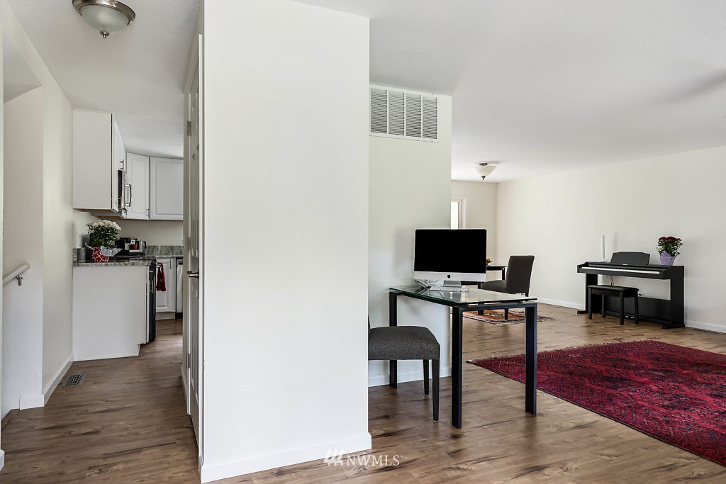1386 Eagle Ridge Road Oak Harbor, WA 98277 - Photo 3 of 25 Gallery Image 3
