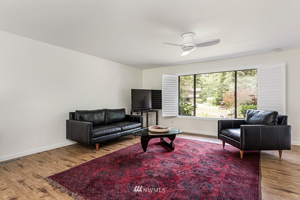 1386 Eagle Ridge Road Oak Harbor, WA 98277 - Photo 5 of 25 Gallery Image 5
