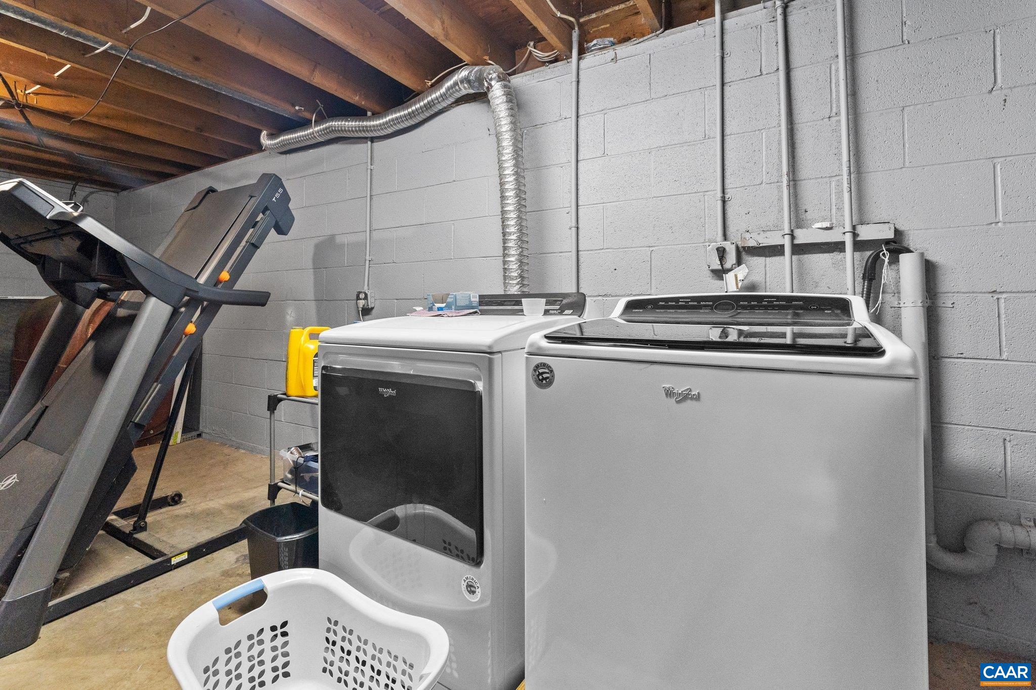 284 Jericho Road Fishersville, VA 22939 - Photo 24 of 30 a utility room with dryer and washer