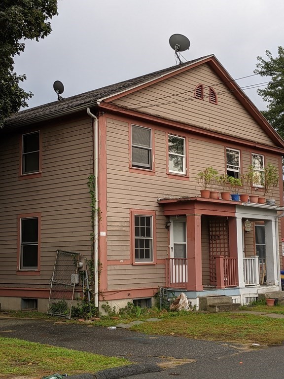 9 Searle Place Springfield, MA 01105 - Photo 1 of 7 Gallery Image 1