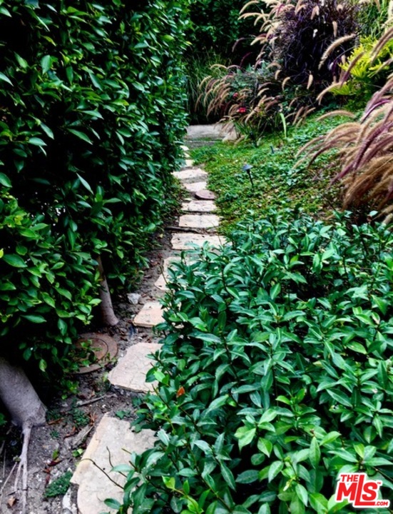 25121 Malibu Road Malibu, CA 90265 - Photo 14 of 16 a pathway of a tree