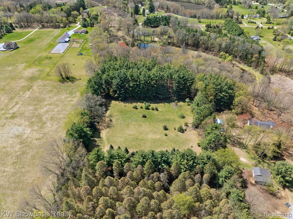2050 Rowe Road Milford, MI 48380 - Photo 67 of 76